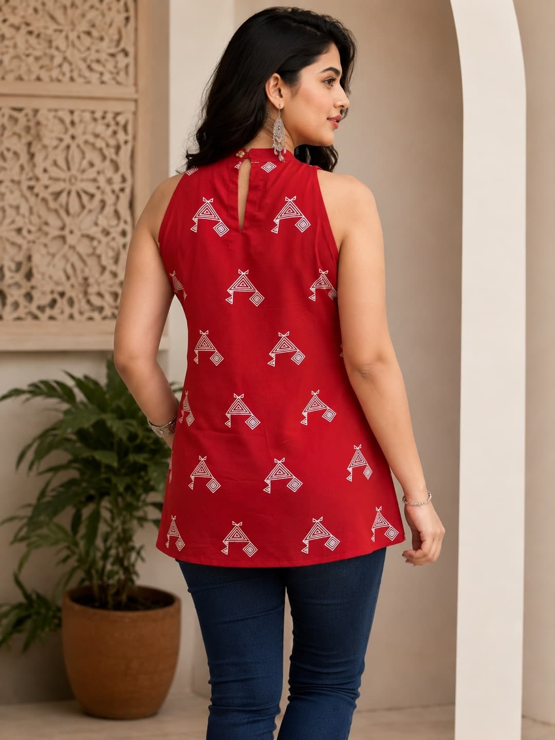 Red Geometric Printed Sleeveless Top - View 3